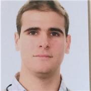 Ragazzo laureato laureato in economia, offre lezioni di economia, con particolare conoscenza della ragioneria